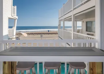 Atlantic Motel hotel thumbnail 7