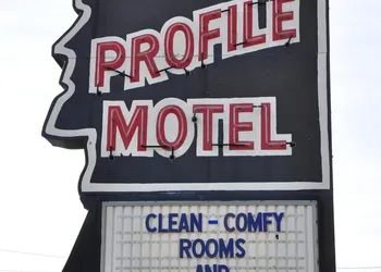 Profile Motel & Cottages hotel thumbnail 3