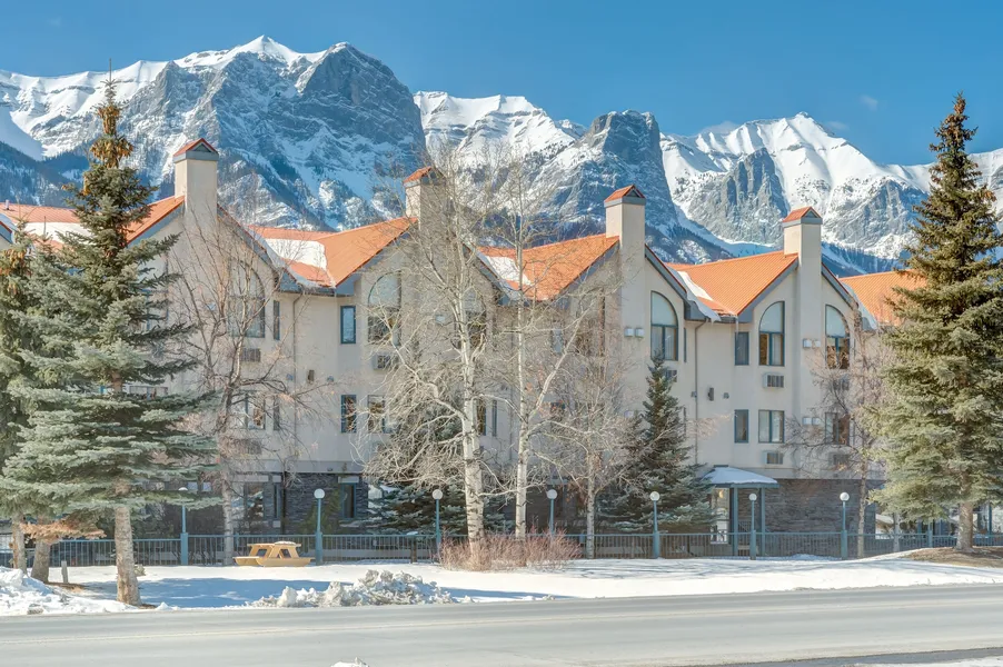 Chateau Canmore hotel detail image 2