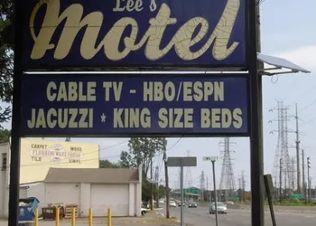 Lee's Motel hotel thumbnail 8