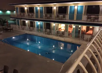 Royal Court Motel hotel thumbnail 3