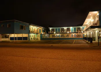 Royal Court Motel hotel thumbnail 4