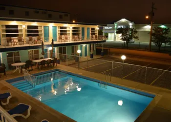 Royal Court Motel hotel thumbnail 5