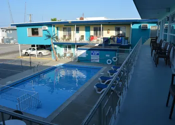Royal Court Motel hotel thumbnail 6