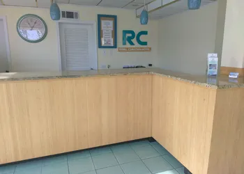 Royal Canadian Motel hotel thumbnail 2