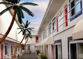 AA Heart of Wildwood Motels hotel thumbnail 7
