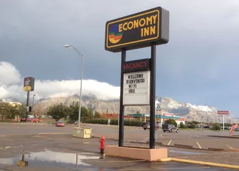 Economy Inn hotel thumbnail 3