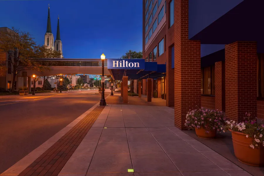 Hilton Fort Wayne at the Grand Wayne Convention Center hotel detail image 2
