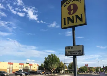Deluxe Inn Of Roswell hotel thumbnail 2