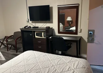 Deluxe Inn Of Roswell hotel thumbnail 8