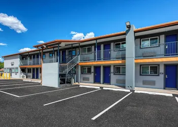 Copper Manor Motel hotel thumbnail 3