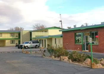 Economy Inn hotel thumbnail 7