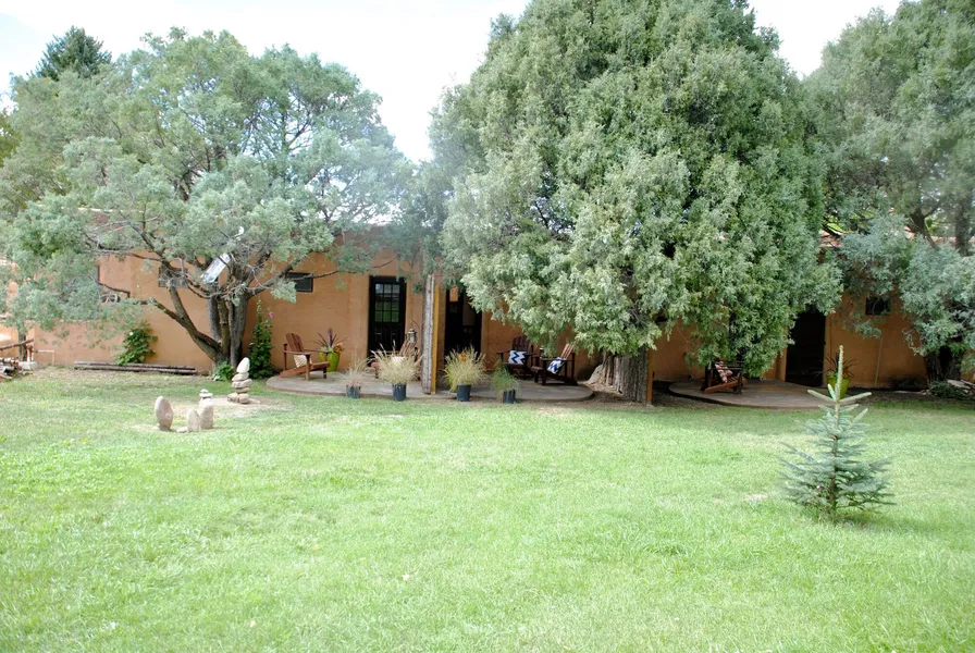 Old Taos Guesthouse B&B hotel detail image 6