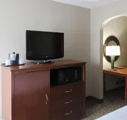 Clarion Inn & Suites Cortland - University Area hotel detail image 7