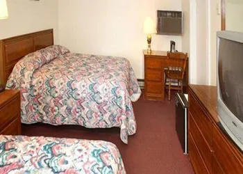 Rodeway Inn Rutland - Killington hotel thumbnail 4