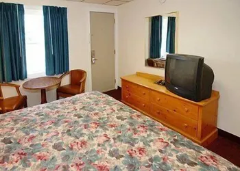 Rodeway Inn Rutland - Killington hotel thumbnail 7