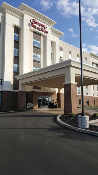 Hampton Inn & Suites Syracuse North Airport Area hotel detail image 2