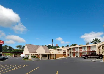 Econo Lodge Cleveland hotel thumbnail 2