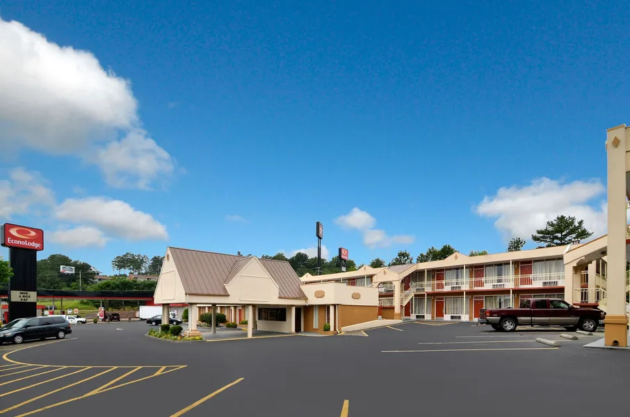 Econo Lodge Cleveland hotel detail image 2