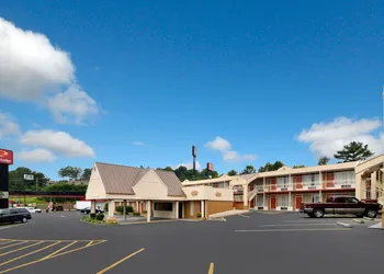 Econo Lodge Cleveland hotel thumbnail 2