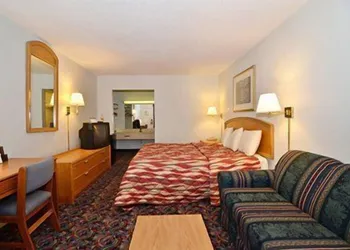 Econo Lodge Cleveland hotel thumbnail 7