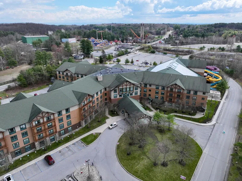 Six Flags Great Escape Lodge & Indoor Waterpark hotel detail image 2