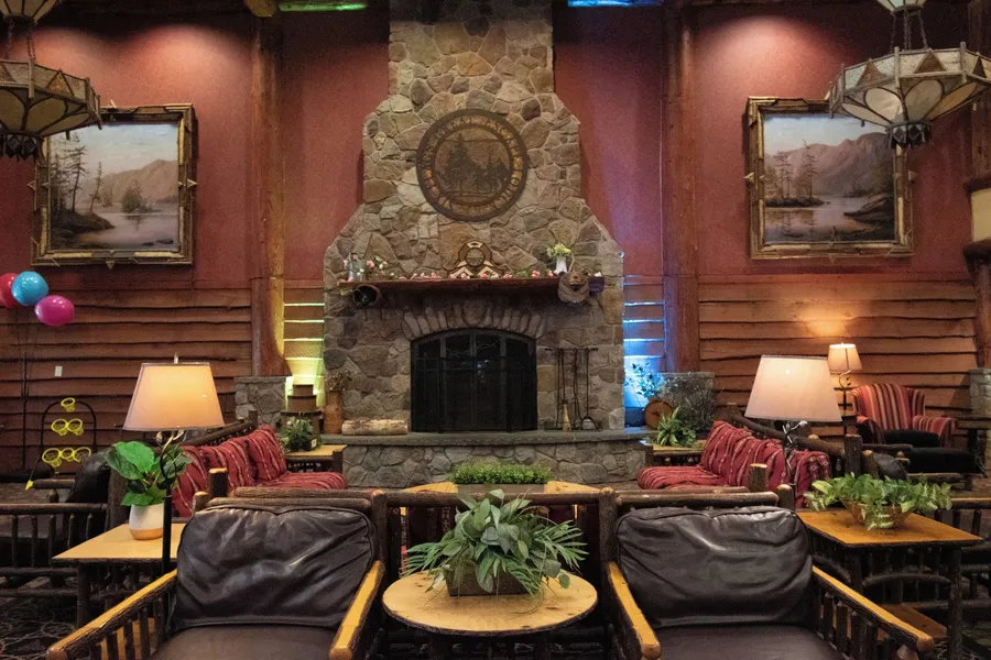 Six Flags Great Escape Lodge & Indoor Waterpark hotel detail image 6