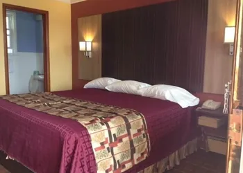 Budget Inn hotel thumbnail 5
