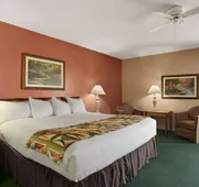 Baymont by Wyndham Sullivan hotel detail image 4