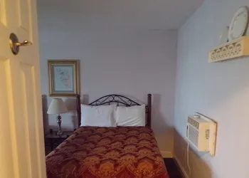 Longhouse Lodge Motel hotel thumbnail 8
