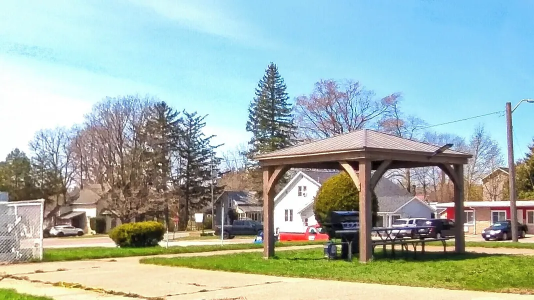 Maple Leaf Inn & Suites hotel detail image 6