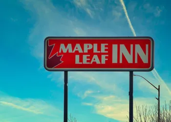 Maple Leaf Inn & Suites hotel thumbnail 7