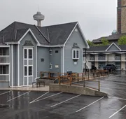 Falls Lodge and Suites hotel detail image 7