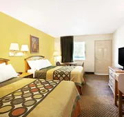Super 8 by Wyndham Charlotte Downtown Area hotel detail image 3