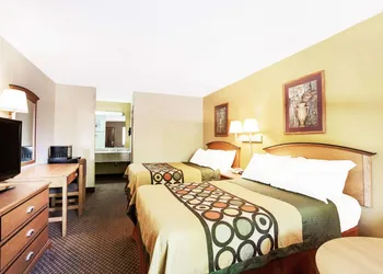 Super 8 by Wyndham Charlotte Downtown Area hotel thumbnail 4
