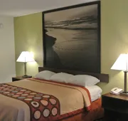 Super 8 by Wyndham Fayetteville hotel detail image 4