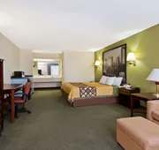 Super 8 by Wyndham Huntersville/Charlotte Area hotel detail image 3