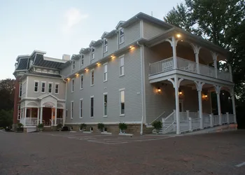 Steele Mansion hotel thumbnail 4