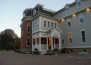 Steele Mansion hotel thumbnail 8