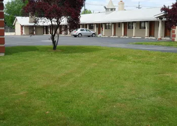 Red Carpet Inn hotel thumbnail 5