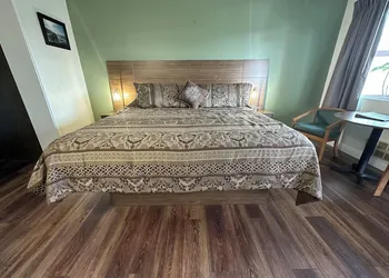Capt John's Motel hotel thumbnail 7