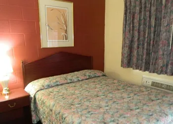 Relax Inn hotel thumbnail 4