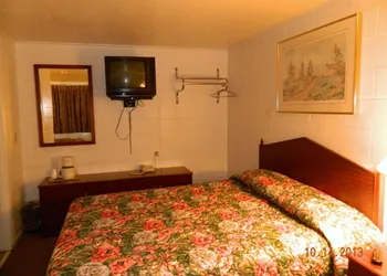 Relax Inn hotel thumbnail 8