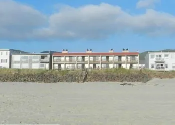 Tradewinds Motel hotel thumbnail 3