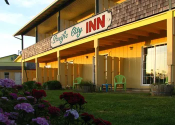 Pacific City Inn hotel thumbnail 3