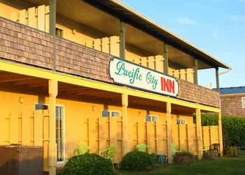 Pacific City Inn hotel thumbnail 4