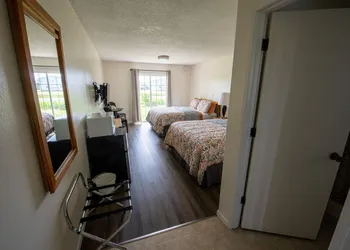Pacific City Inn hotel thumbnail 6