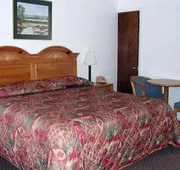 Red Carpet Inn & Suites Morgantown hotel detail image 3