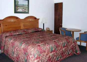 Red Carpet Inn & Suites Morgantown hotel thumbnail 3