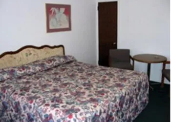 Red Carpet Inn & Suites Morgantown hotel thumbnail 8